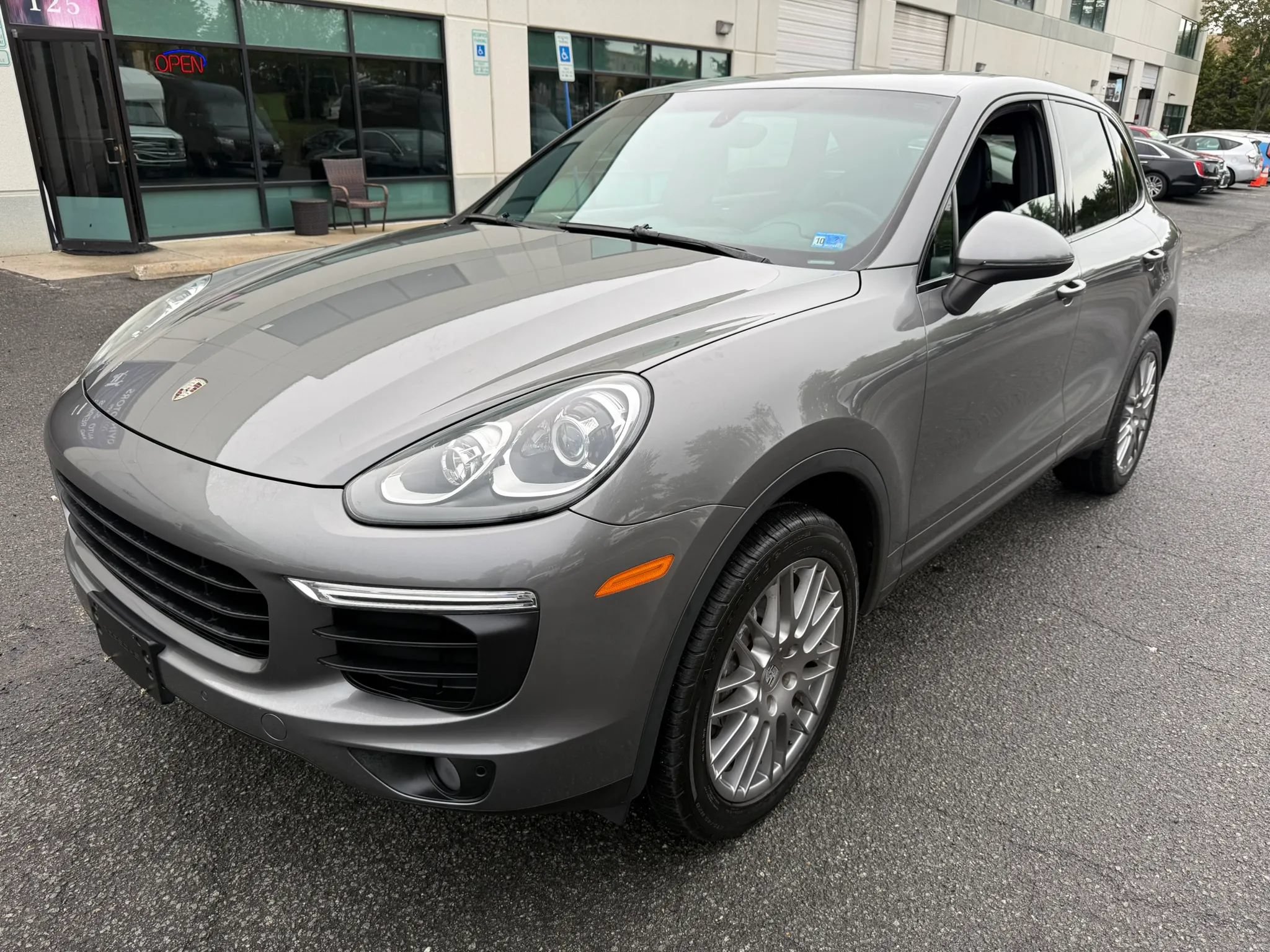 Used 2016 Porsche Cayenne AWD/4WD image 11