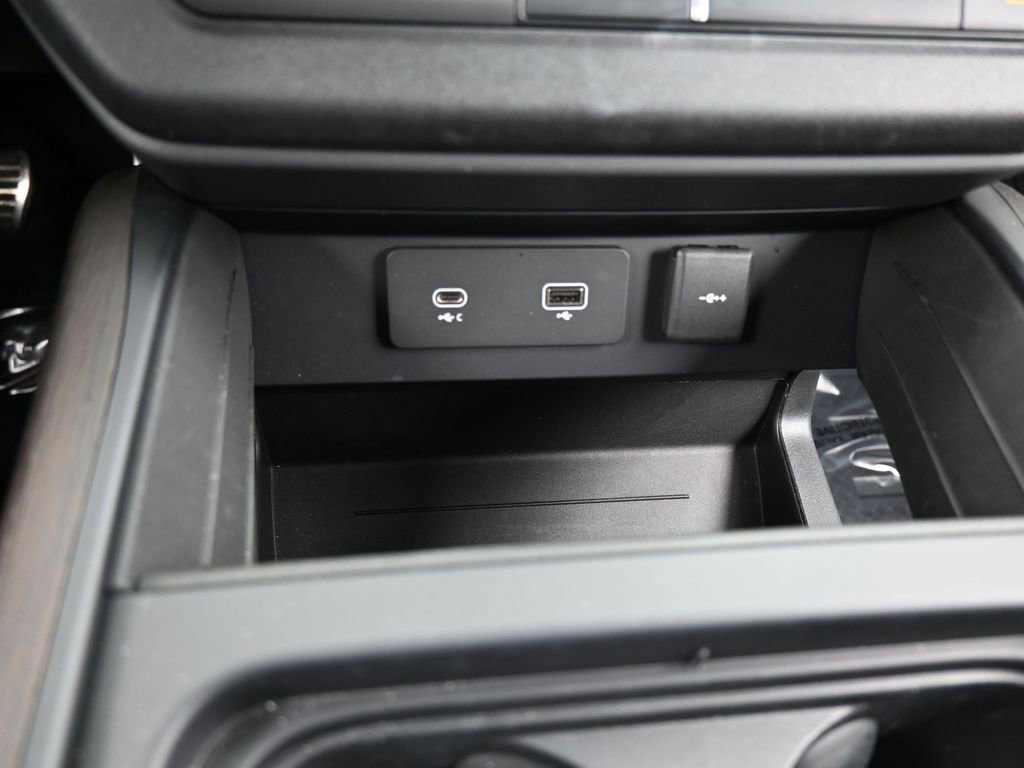 Used 2023 Land Rover Defender 90 X image 27