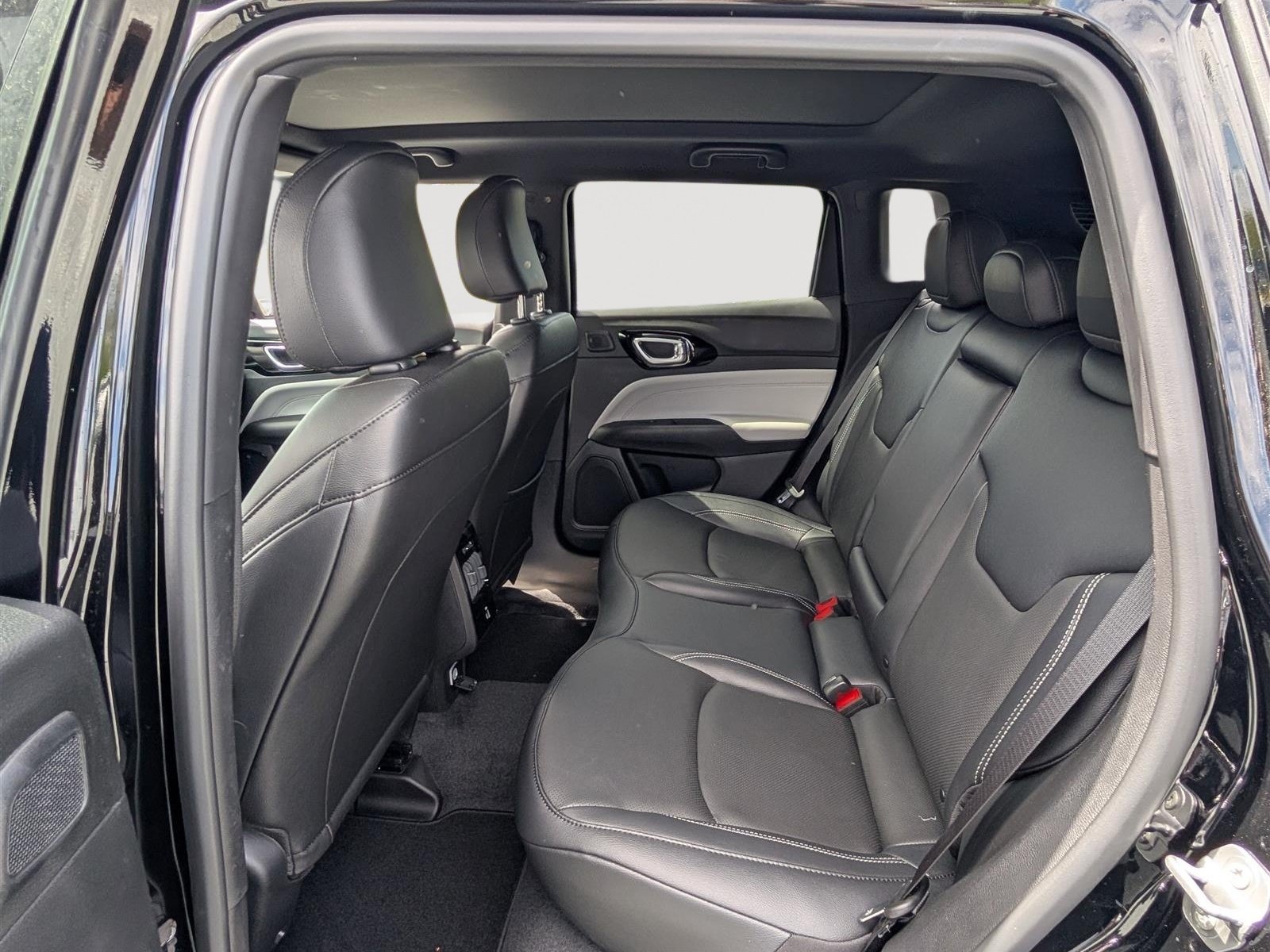 New 2025 Jeep Compass Limited w/ Elite Group AWD/4WD image 9