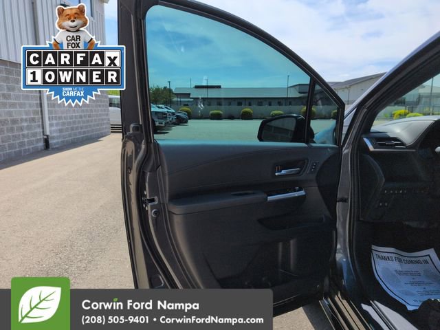 Used 2025 Toyota Sienna Platinum AWD/4WD image 10