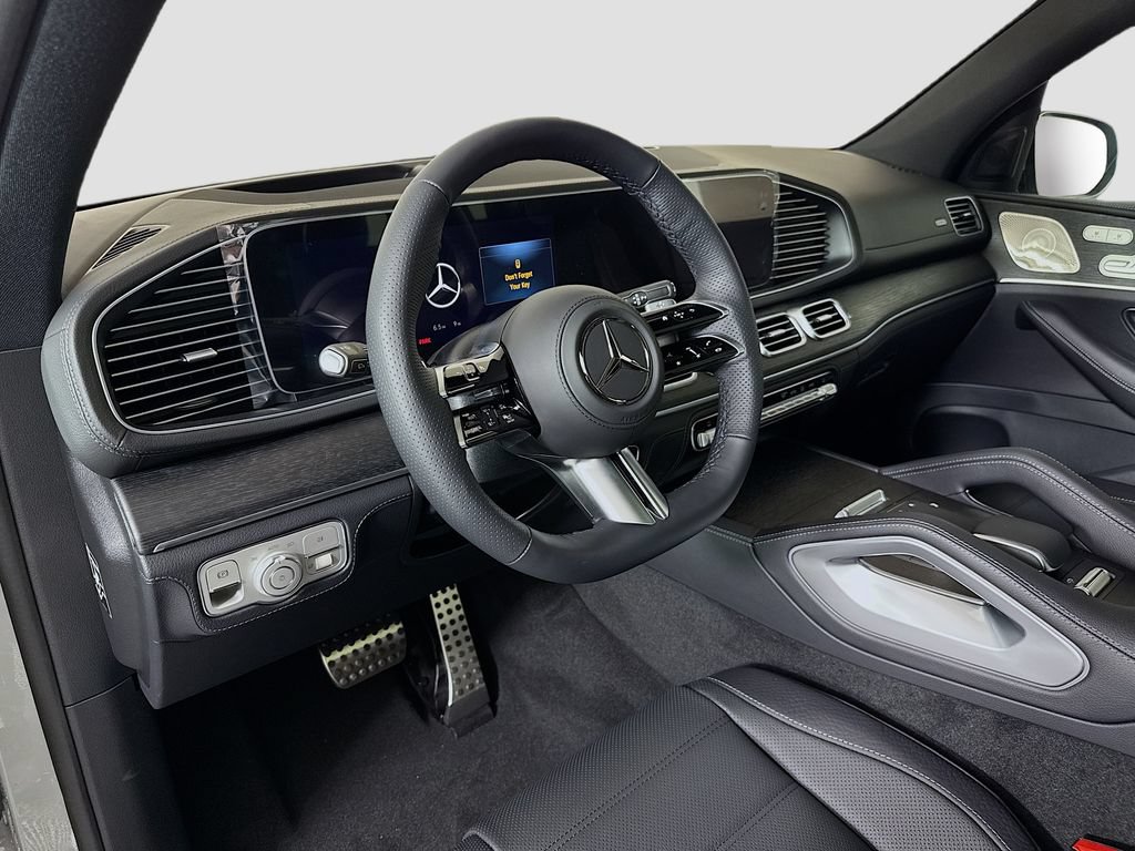 New 2026 Mercedes-Benz GLS 580 4MATIC image 9