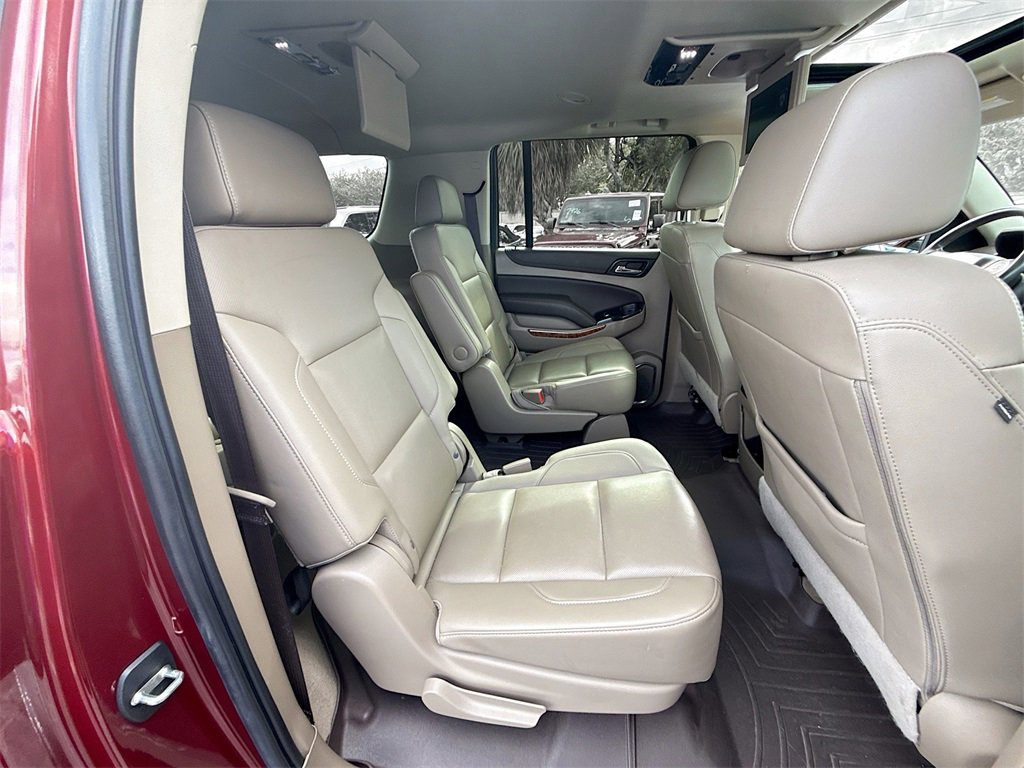 Used 2020 Chevrolet Suburban Premier image 32