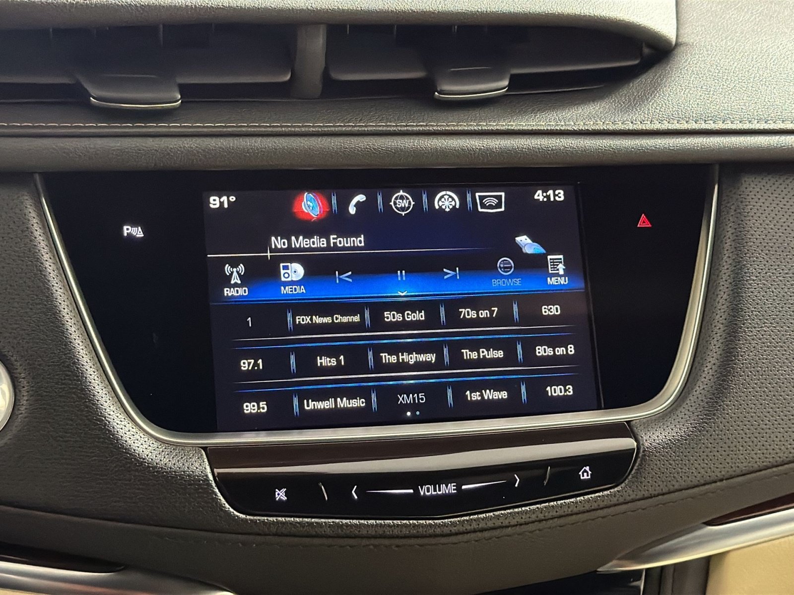 Used 2018 Cadillac XT5 Luxury w/ Driver Awareness Package AWD/4WD image 18