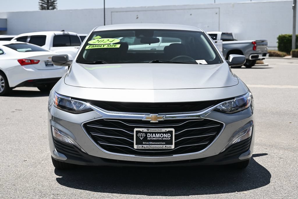 Used 2024 Chevrolet Malibu LT FWD image 2