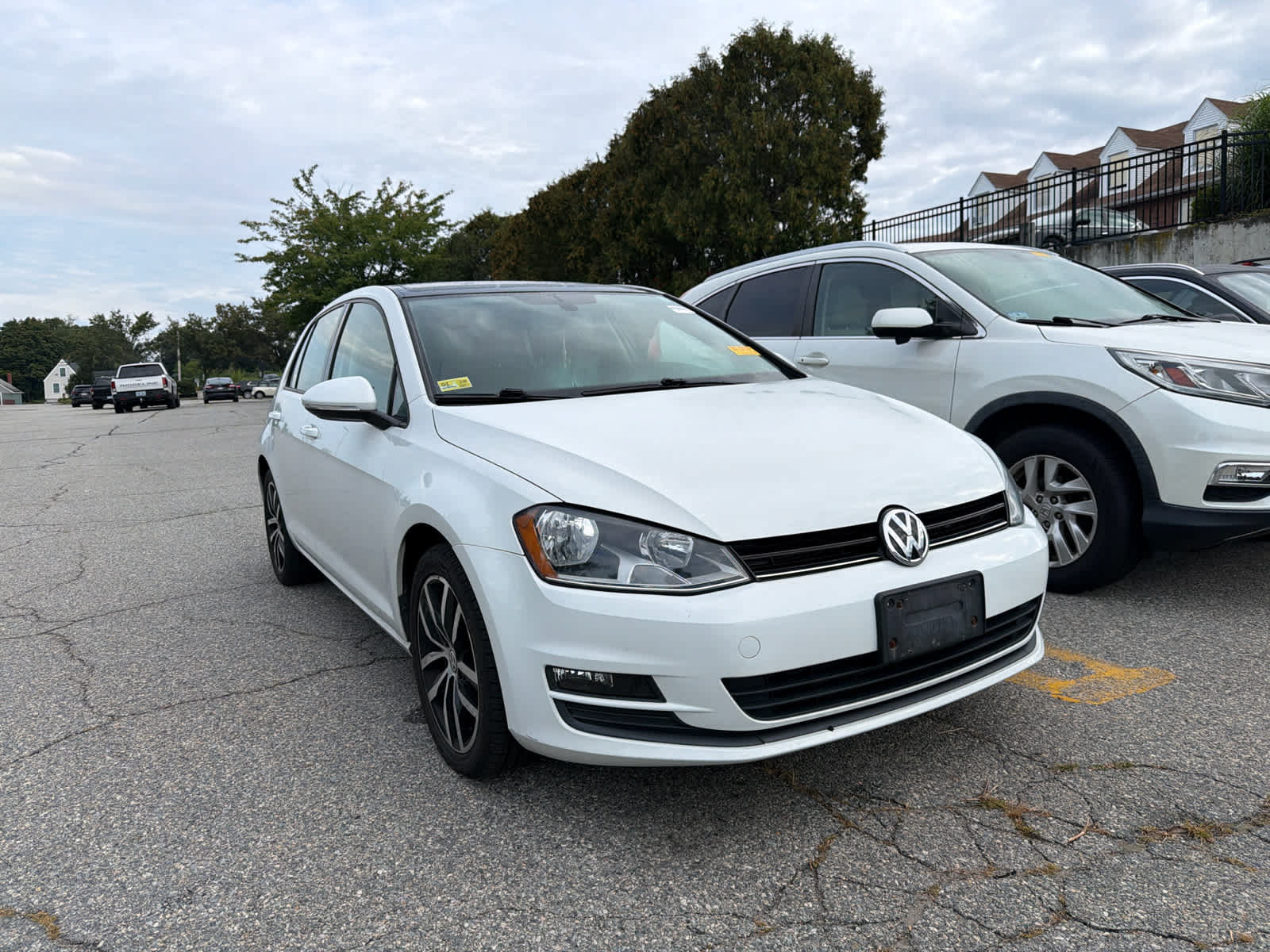 Used 2016 Volkswagen Golf SE FWD image 3