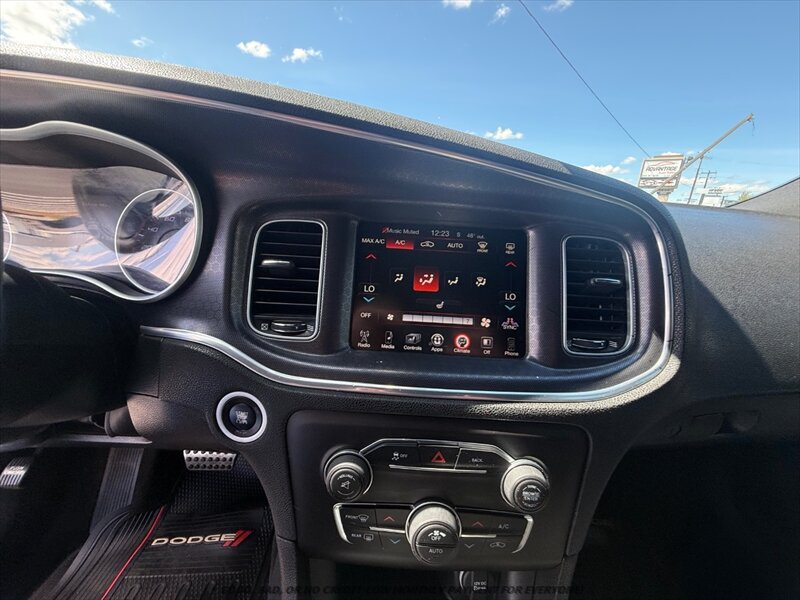 Used 2015 Dodge Charger SXT RWD image 23