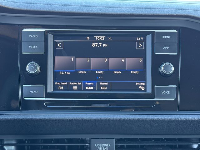 Used 2024 Volkswagen Jetta Sport image 5