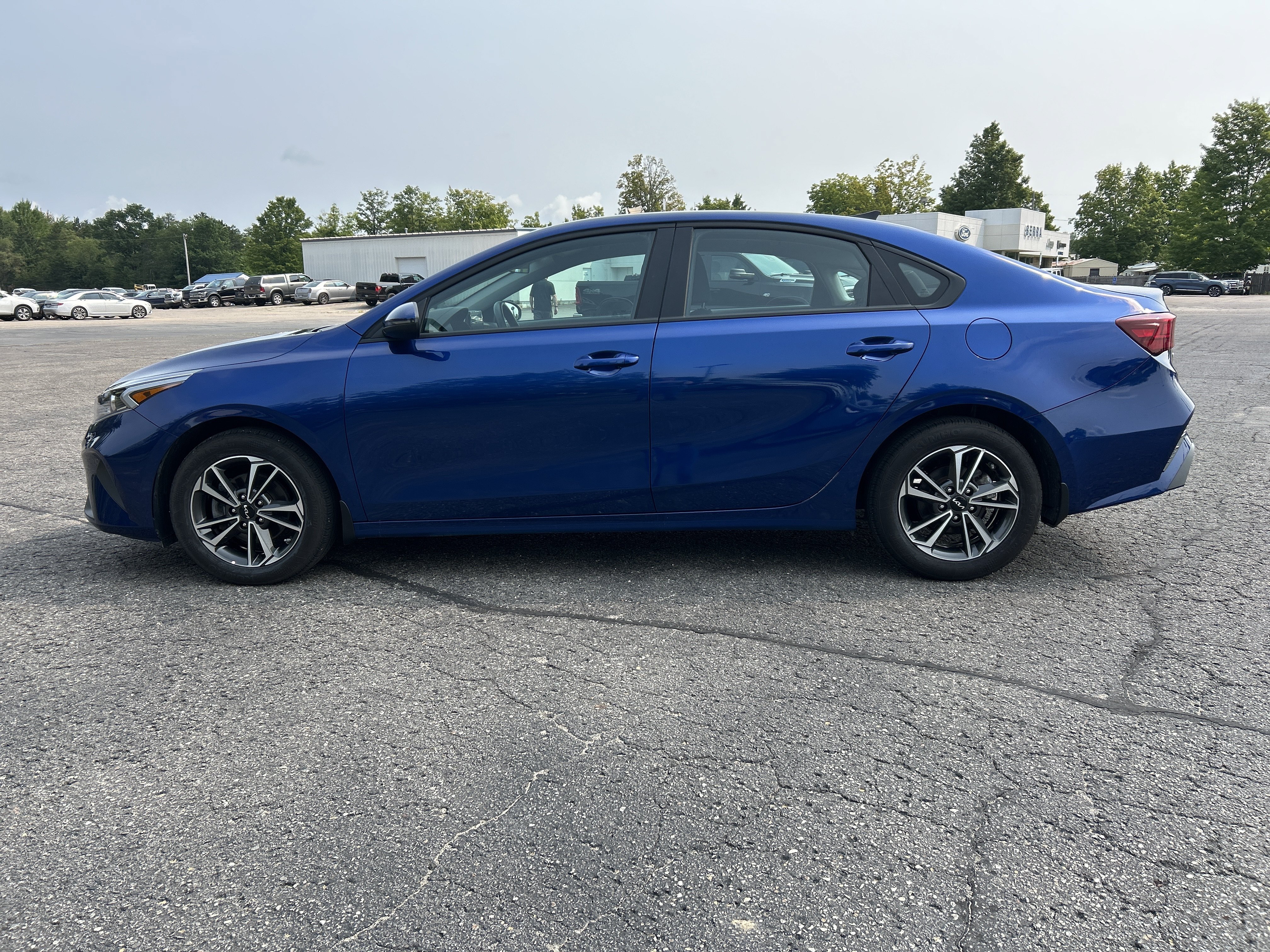 Used 2024 Kia Forte LXS w/ LXS Technology Package FWD image 6