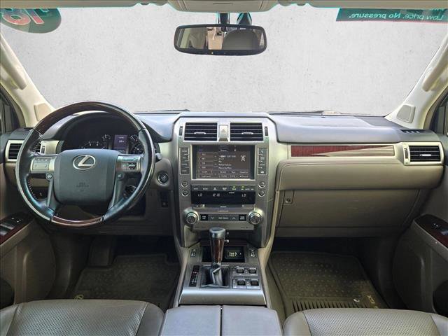 Used 2018 Lexus GX 460 Luxury w/ Preferred Accessory Package AWD/4WD image 17