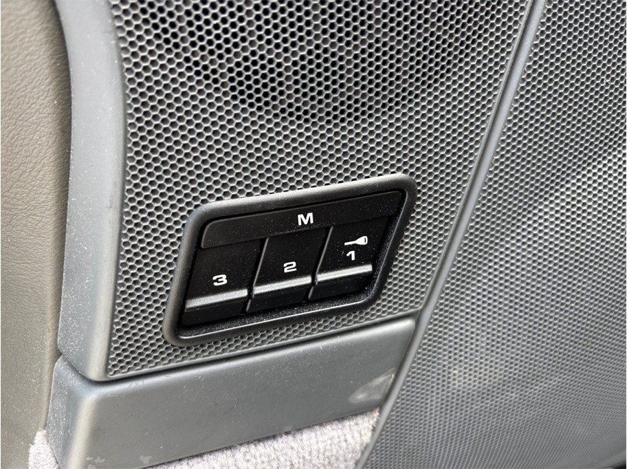 Used 2005 Porsche 911 Carrera RWD image 19