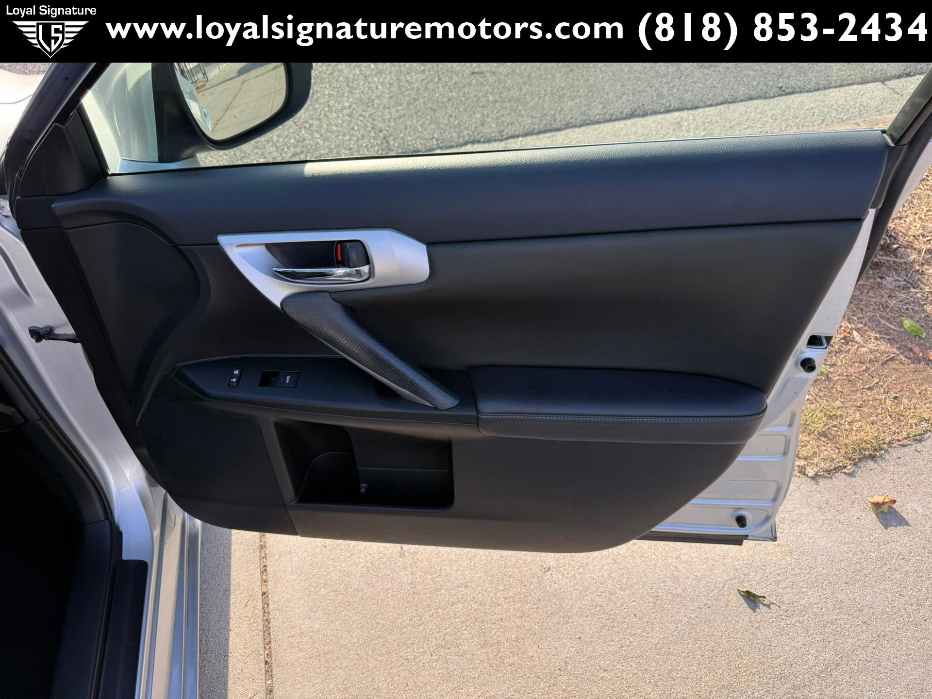 Used 2013 Lexus CT 200h FWD image 27