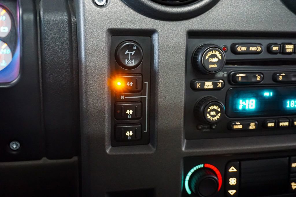 Used 2004 HUMMER H2 AWD/4WD image 23