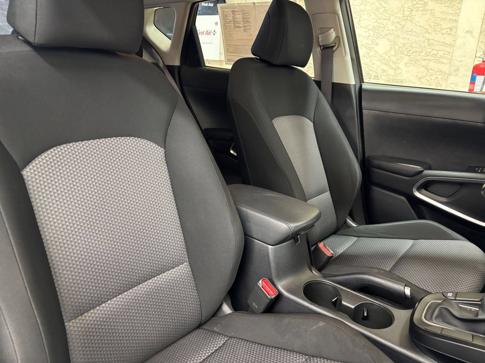 Used 2025 Kia Soul LX w/ LX Technology Package FWD image 33