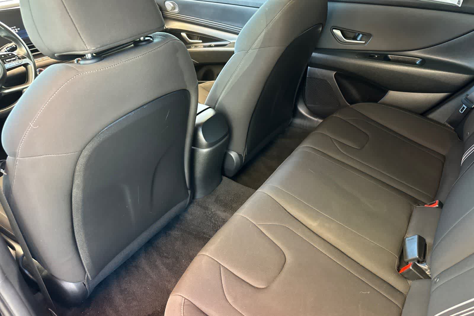 Used 2023 Hyundai Elantra SEL w/ Convenience Package FWD image 5