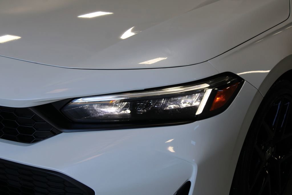 Used 2025 Honda Civic Sport image 2