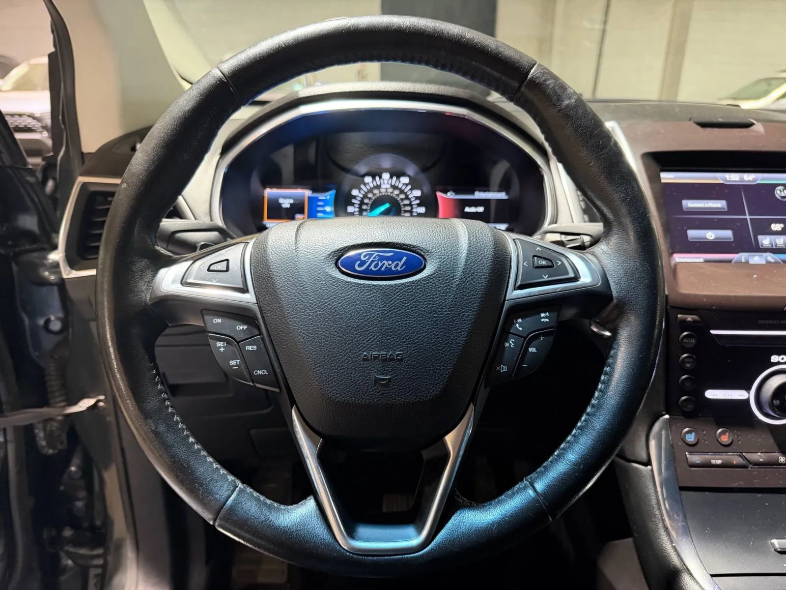 Used 2015 Ford Edge Titanium w/ Equipment Group 301A AWD/4WD image 13