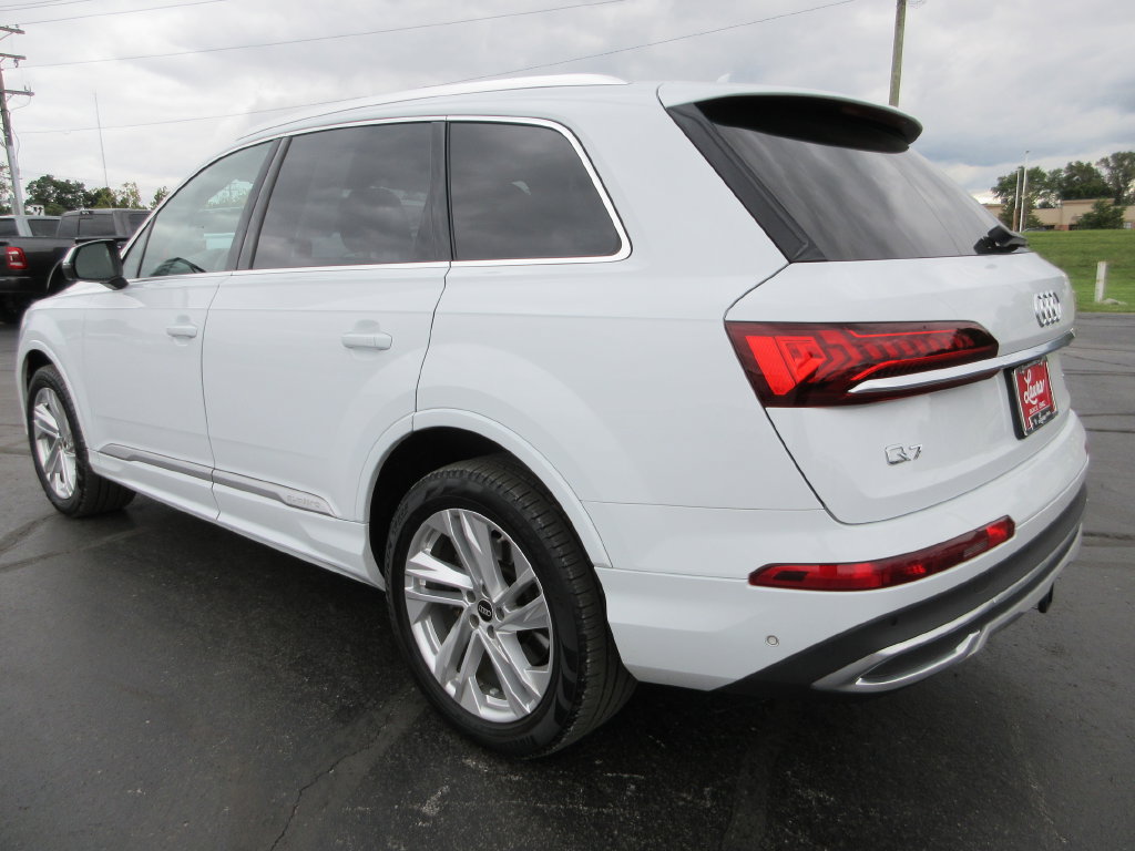 Used 2023 Audi Q7 3.0T Premium w/ Convenience Package AWD/4WD image 9