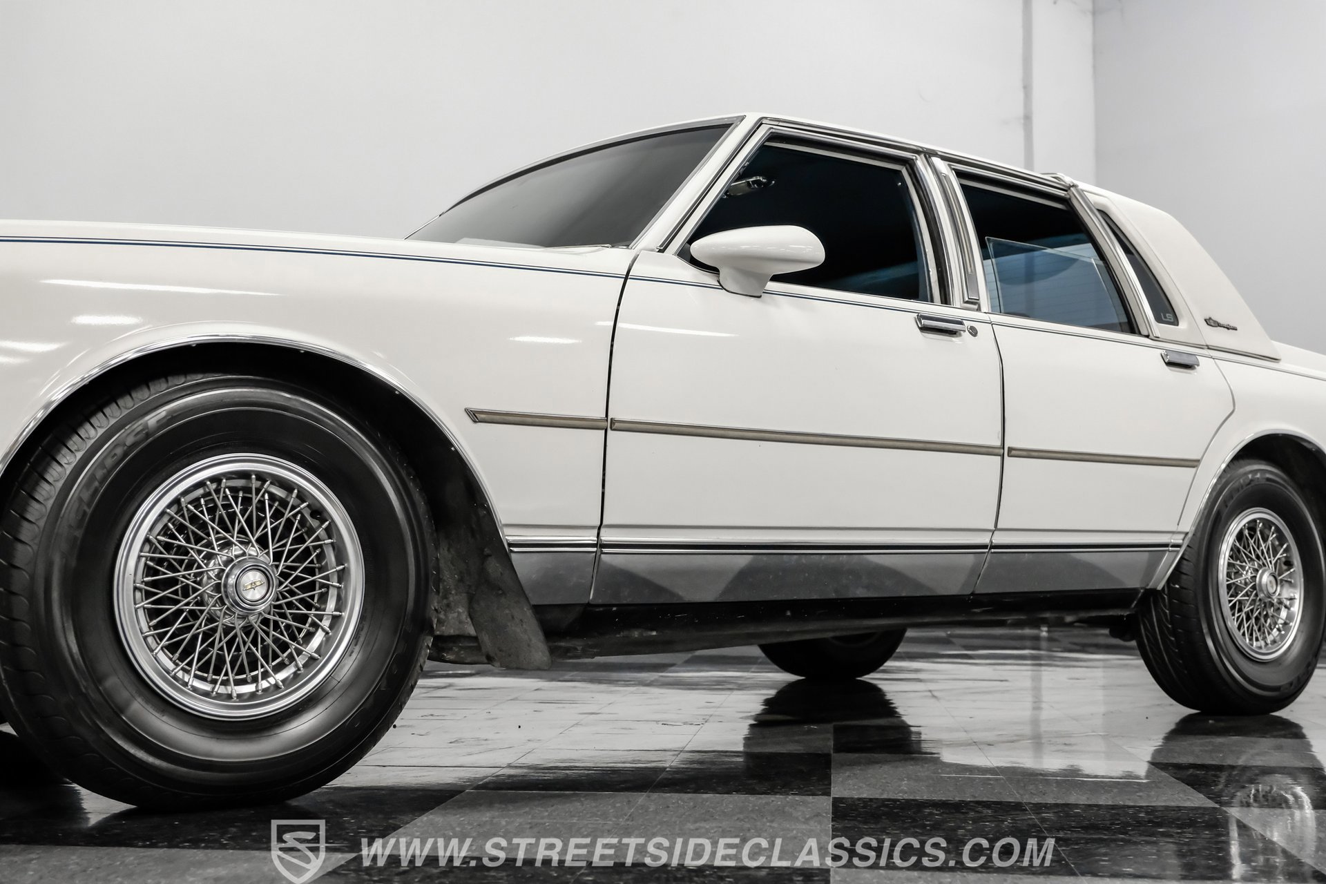 Used 1987 Chevrolet Caprice Classic Brougham RWD image 22