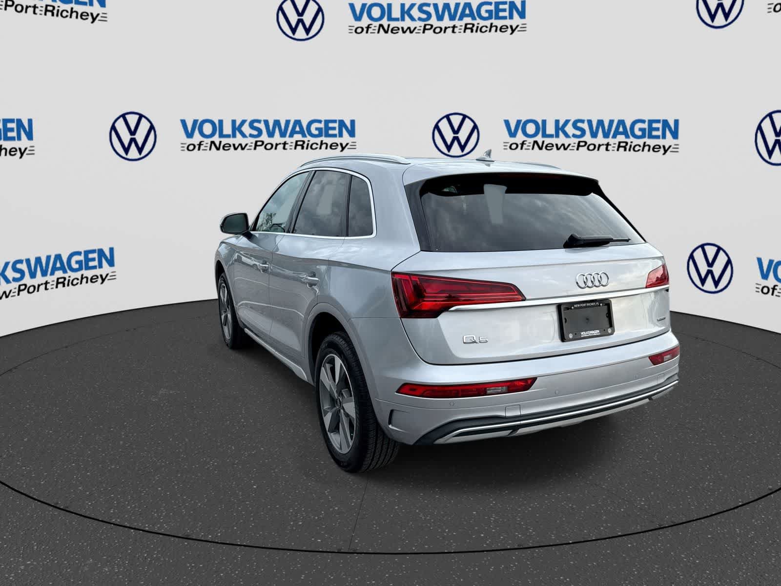 Used 2023 Audi Q5 2.0T Premium Plus w/ Premium Plus Package AWD/4WD image 12