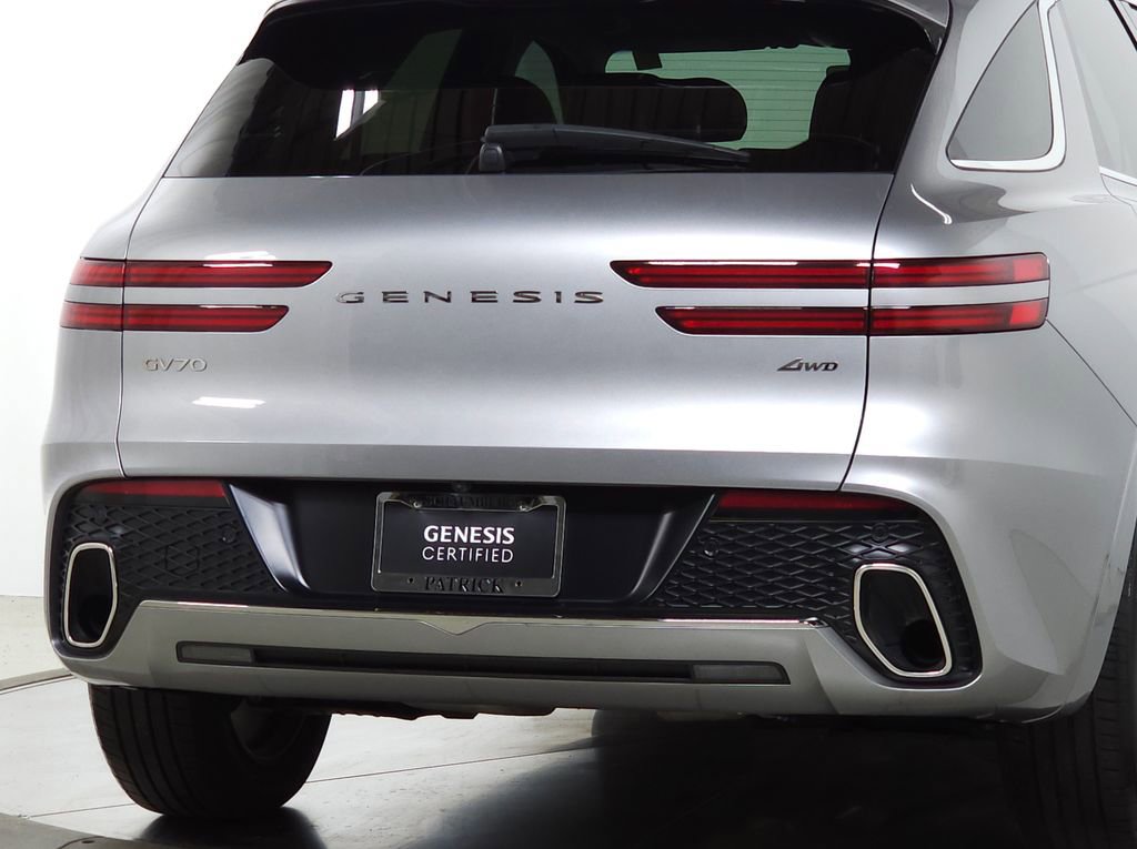 Used 2024 Genesis GV70 2.5T w/ Select Package AWD/4WD image 12
