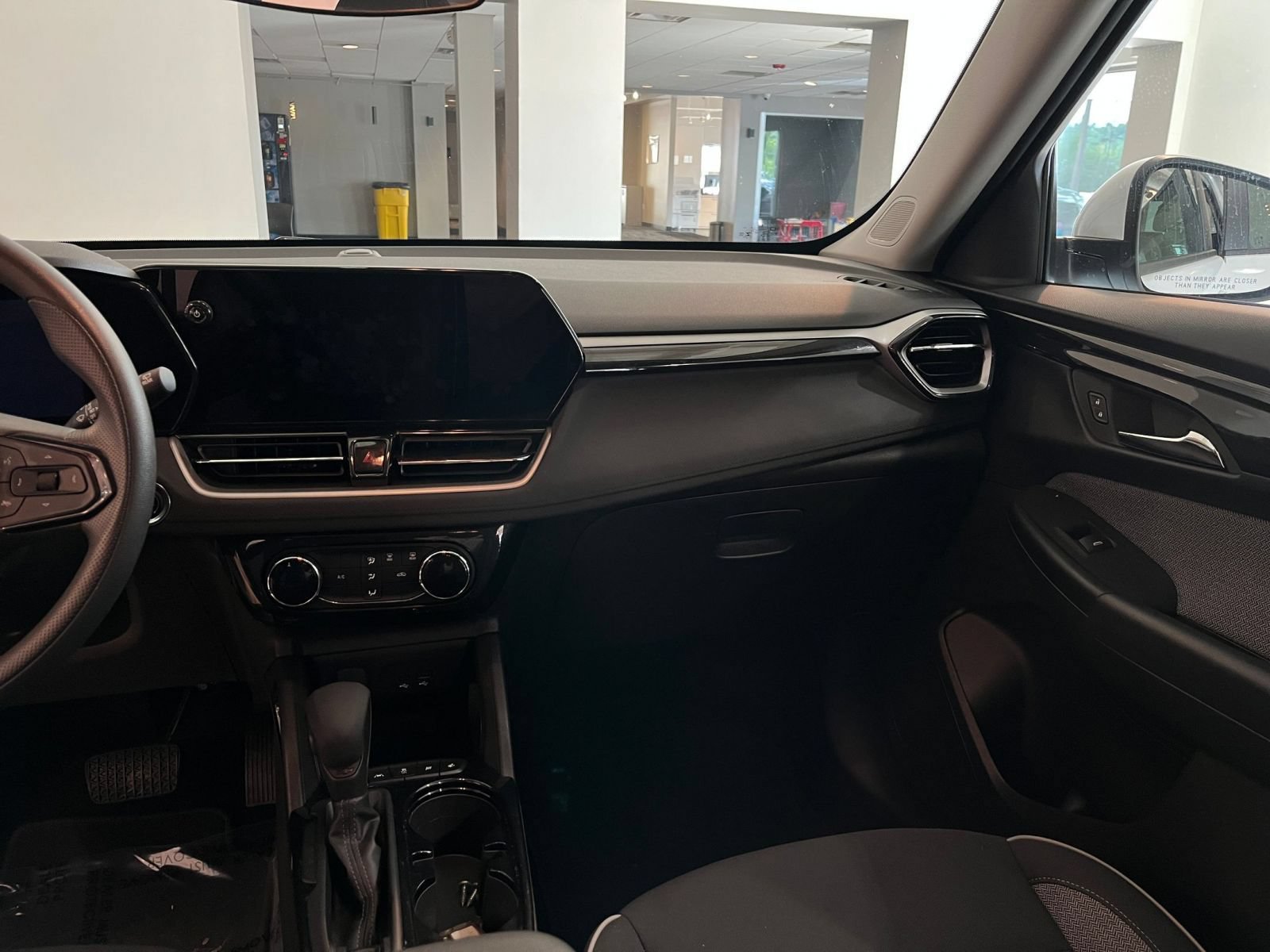 Used 2025 Chevrolet TrailBlazer LT FWD image 34