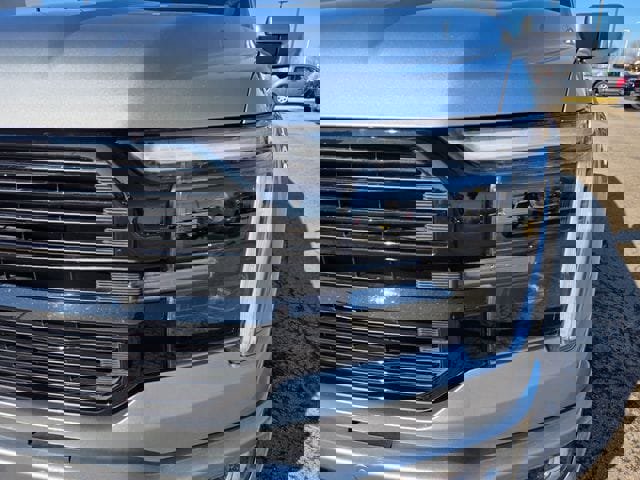 Used 2025 Ford F150 Platinum image 3