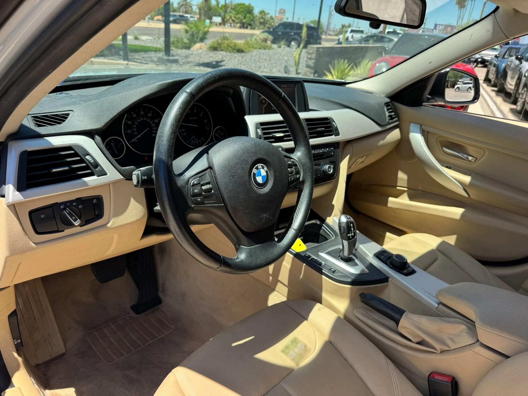 Used 2014 BMW 320i xDrive Sedan AWD/4WD image 18