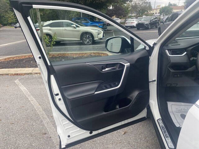 Used 2022 Toyota RAV4 XLE image 12