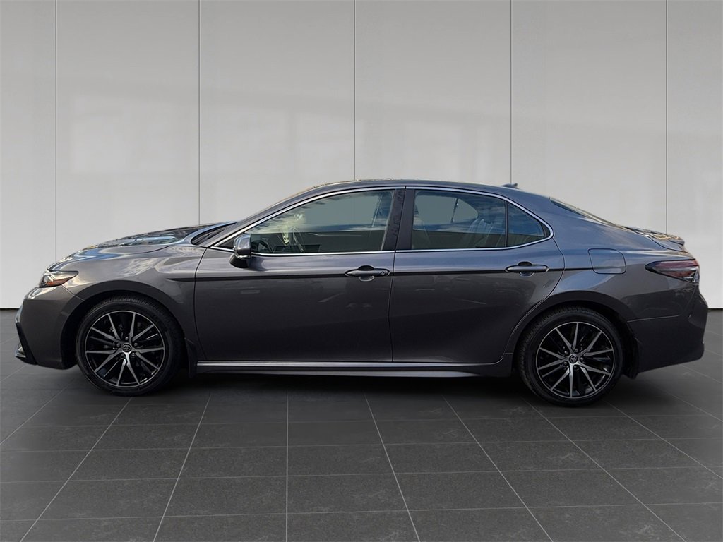 Used 2023 Toyota Camry SE w/ Cold Weather Package image 2