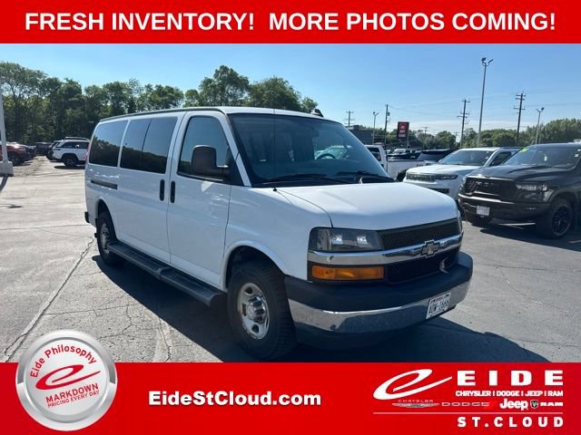 Used 2017 Chevrolet Express 3500 LT w/ LT Preferred Equipment Group RWD image 1