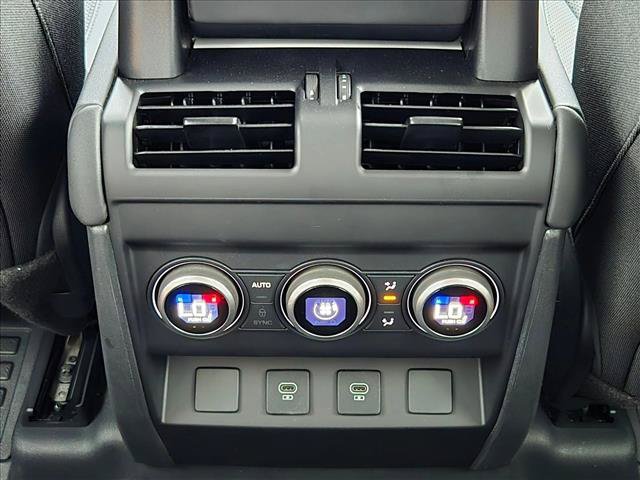 Certified 2025 Land Rover Defender 110 S AWD/4WD image 18