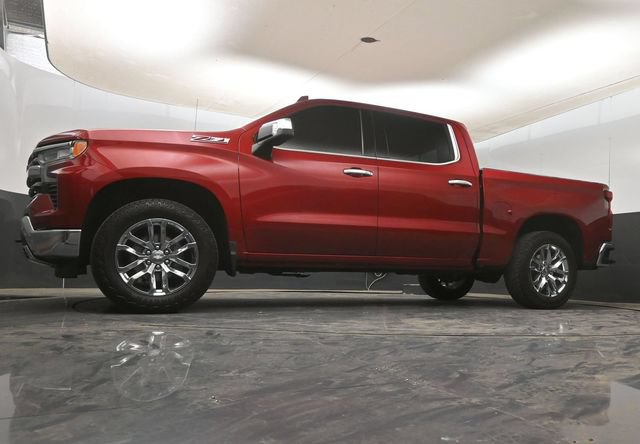 Used 2022 Chevrolet Silverado 1500 LTZ w/ LTZ Premium Package AWD/4WD image 12