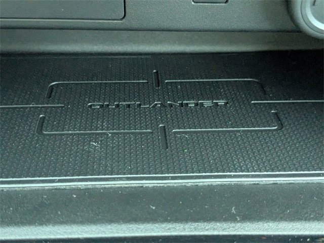 New 2025 Mitsubishi Outlander SE image 26