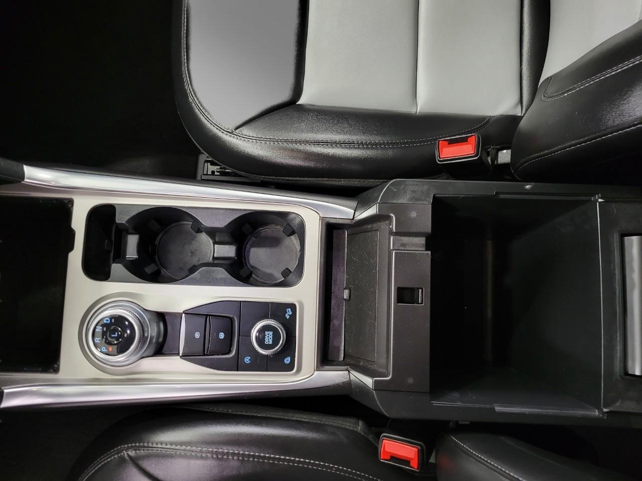 Used 2023 Ford Explorer XLT w/ Equipment Group 202A image 15