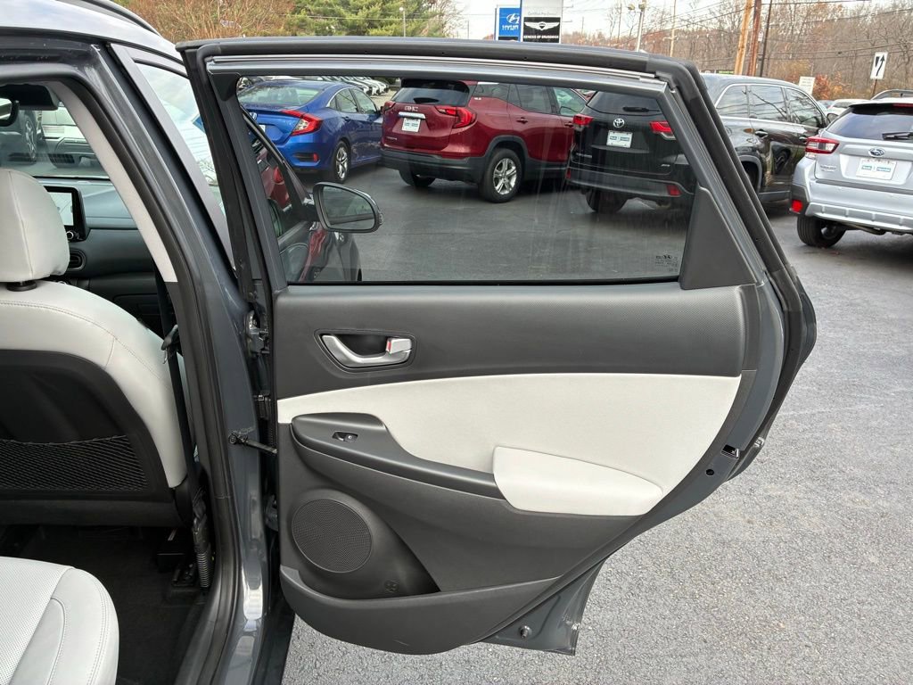Used 2023 Hyundai Kona Limited image 48