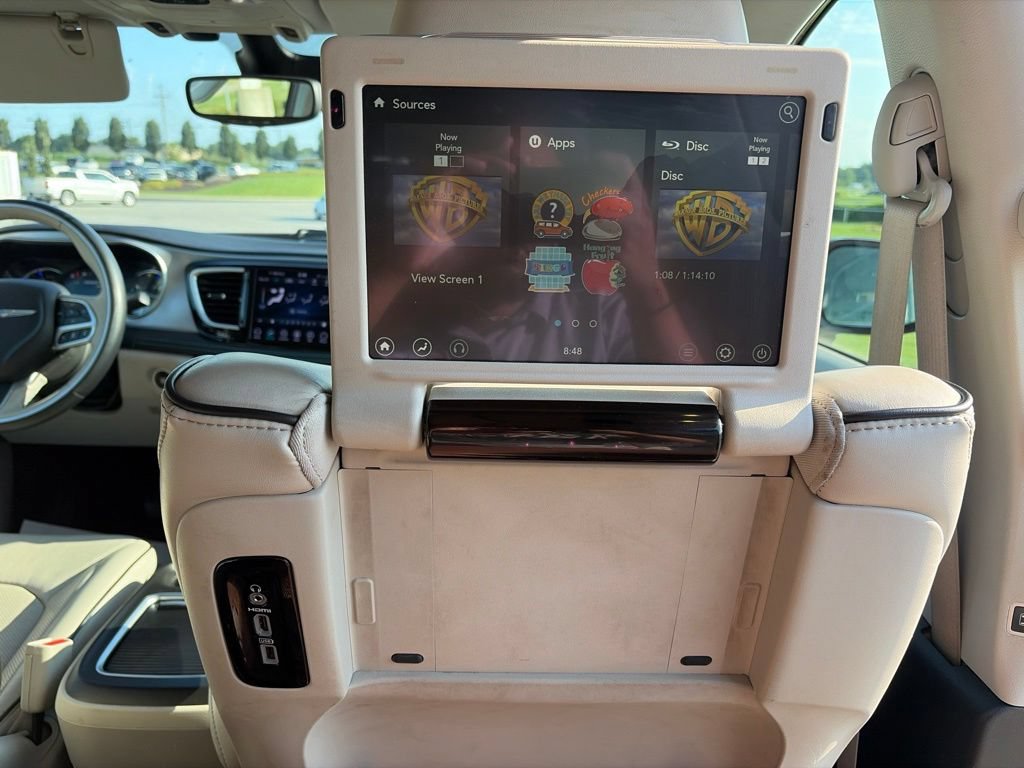 Used 2018 Chrysler Pacifica Limited w/ Advanced Safetytec Group FWD image 38