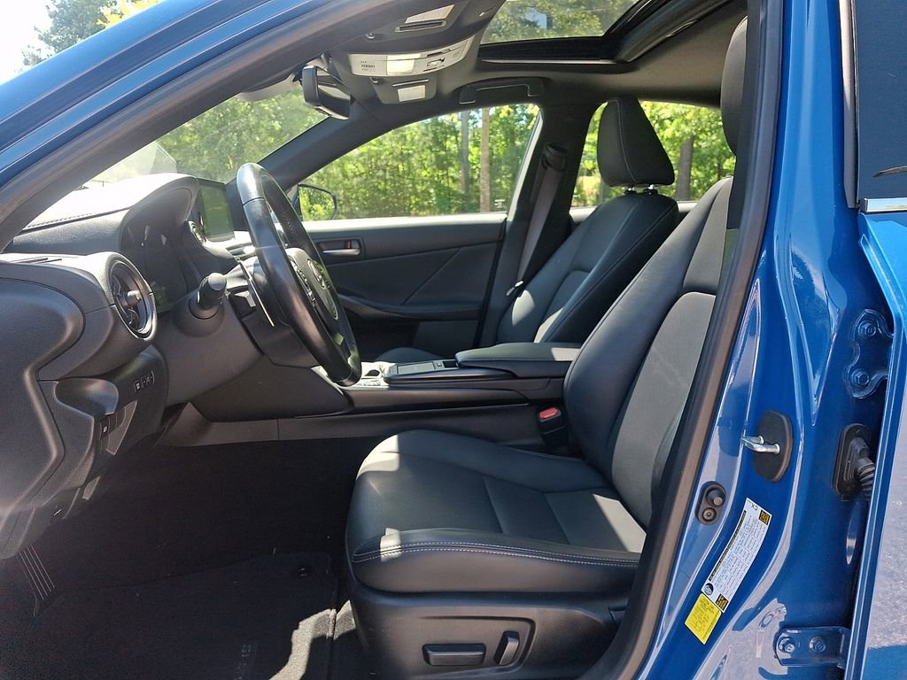 Used 2023 Lexus IS 300 w/ Comfort Package RWD image 13