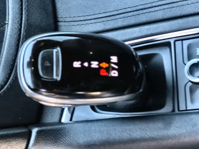Used 2020 Cadillac XT5 Premium Luxury FWD image 16