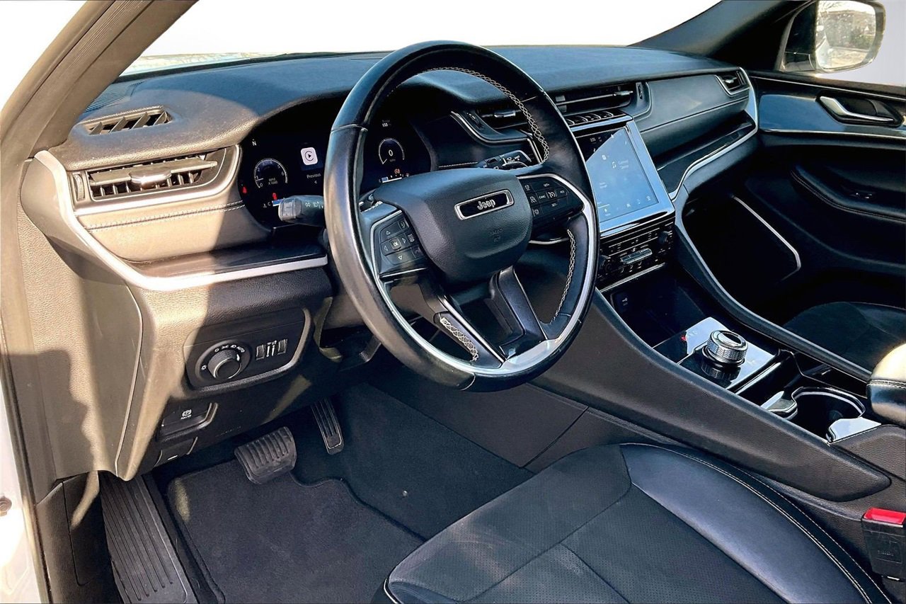 Certified 2022 Jeep Grand Cherokee L Laredo image 18