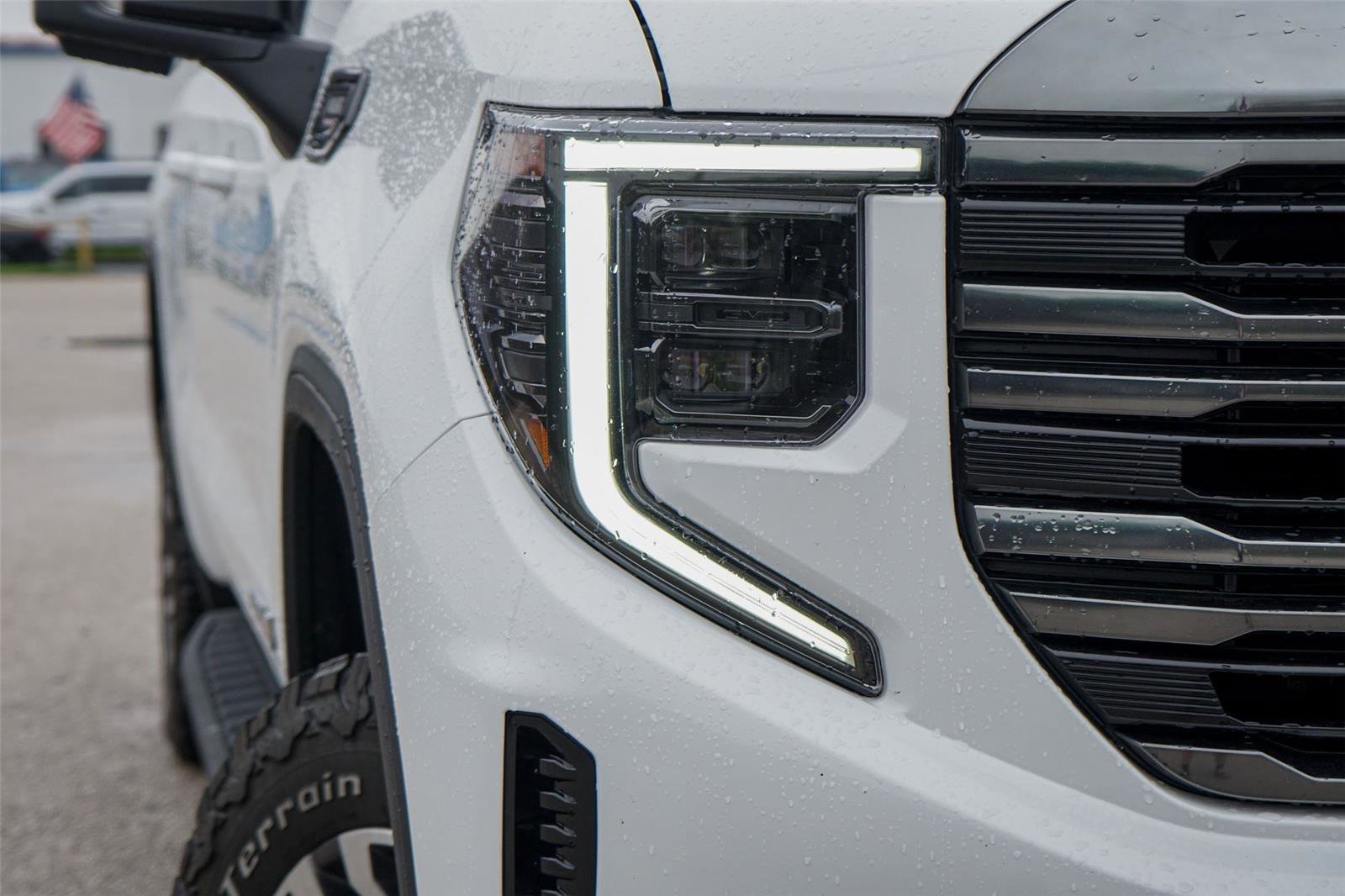 Used 2023 GMC Sierra 1500 AT4 w/ AT4 Premium Package image 3
