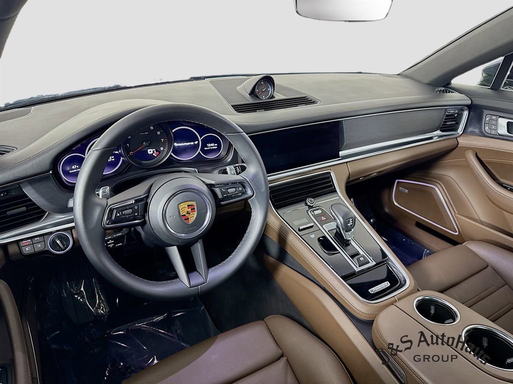 Used 2022 Porsche Panamera 4 Platinum Edition image 29