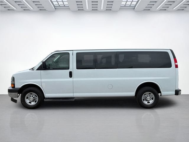 Used 2023 Chevrolet Express 3500 LT w/ LT Preferred Equipment Group RWD image 8