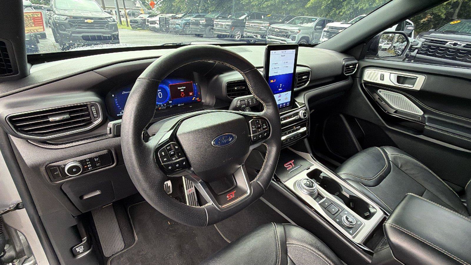 Used 2023 Ford Explorer ST w/ Equipment Group 401A AWD/4WD image 4