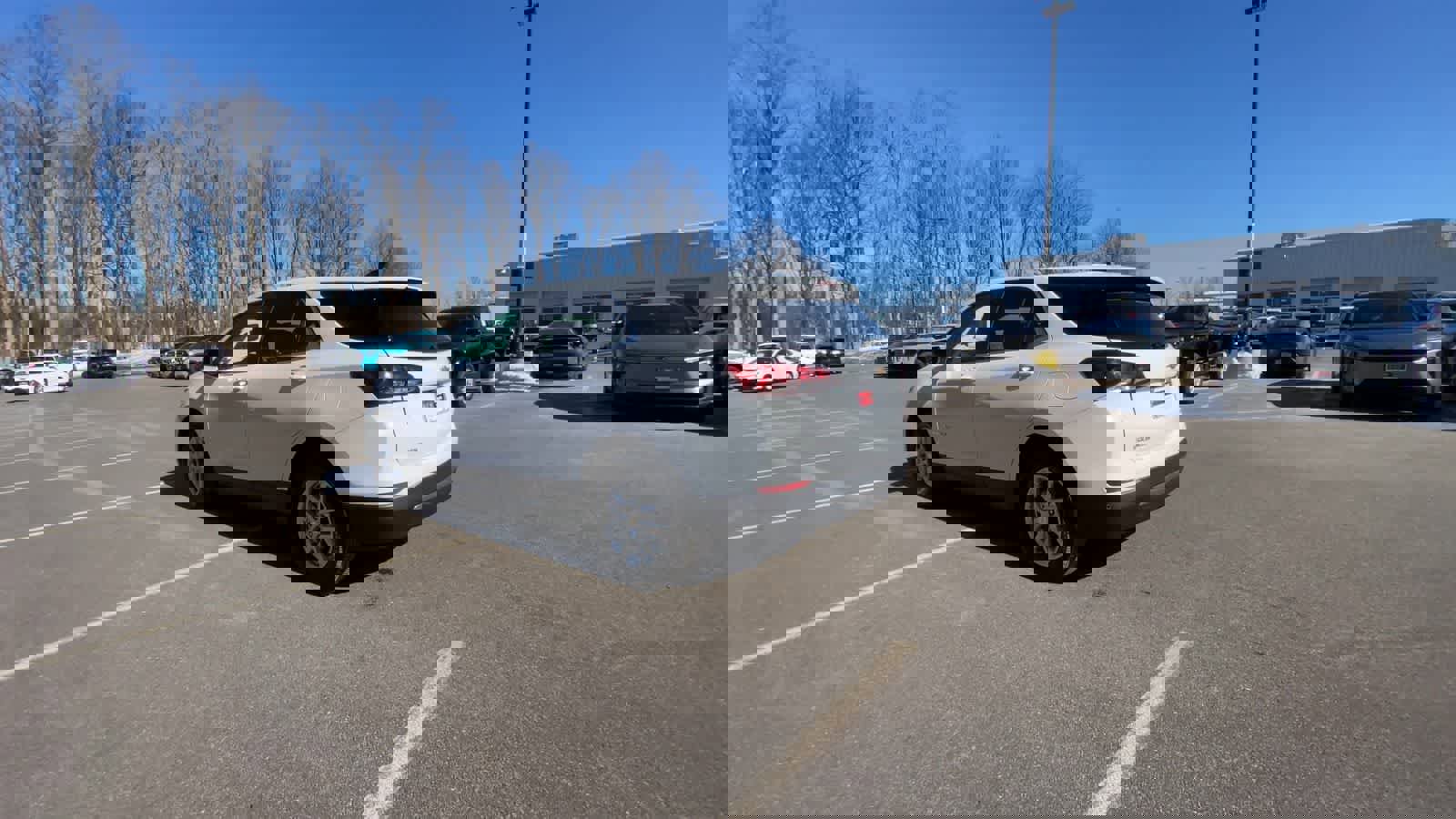 Used 2024 Chevrolet Equinox LT image 9