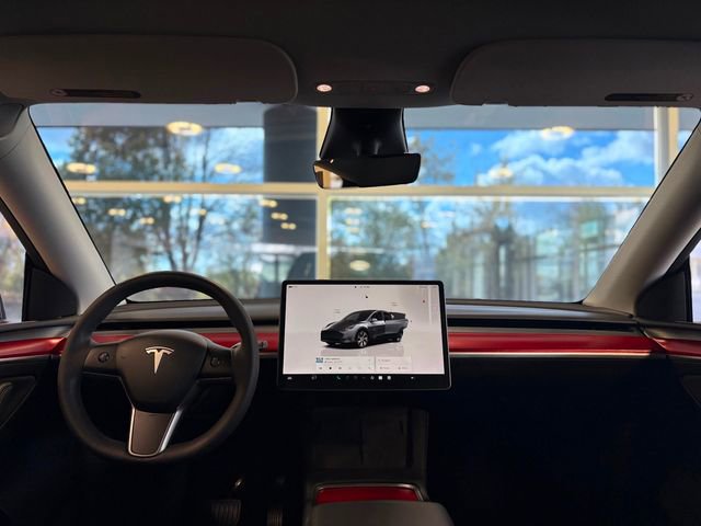 Used 2023 Tesla Model Y Long Range image 40