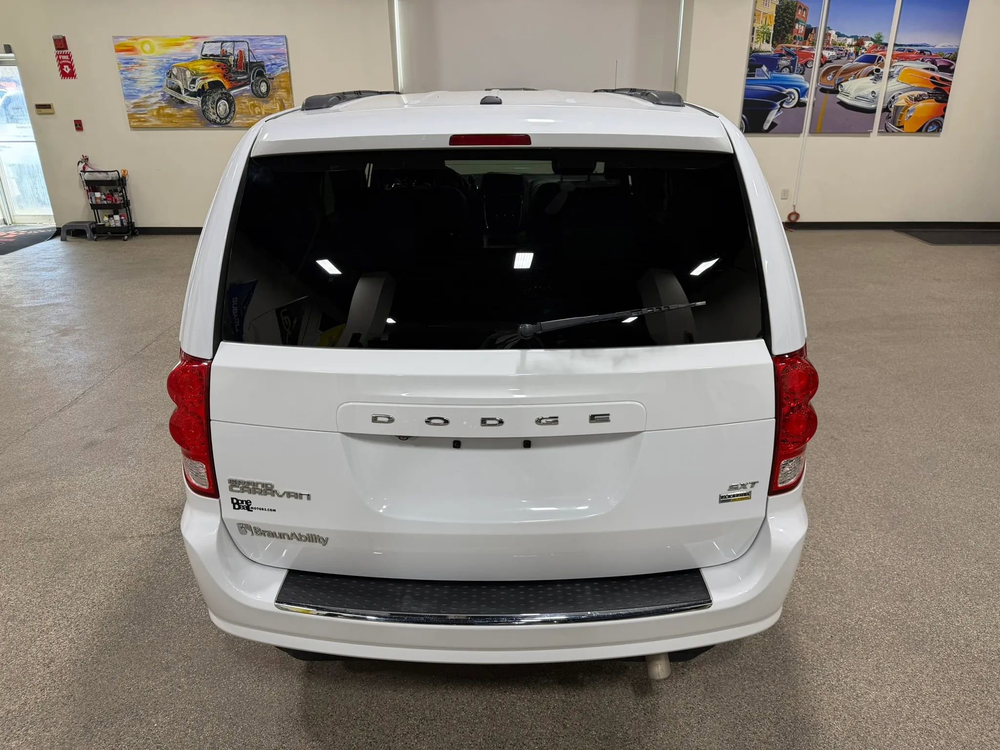 Used 2019 Dodge Grand Caravan SXT FWD image 18