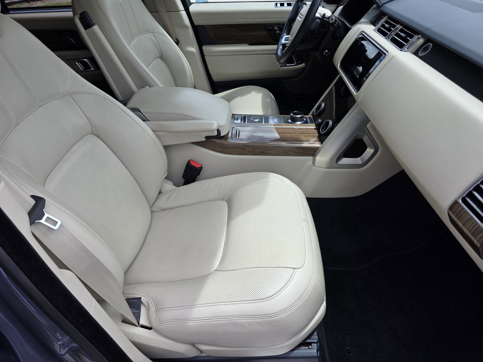 Used 2019 Land Rover Range Rover Long Wheelbase Supercharged image 3