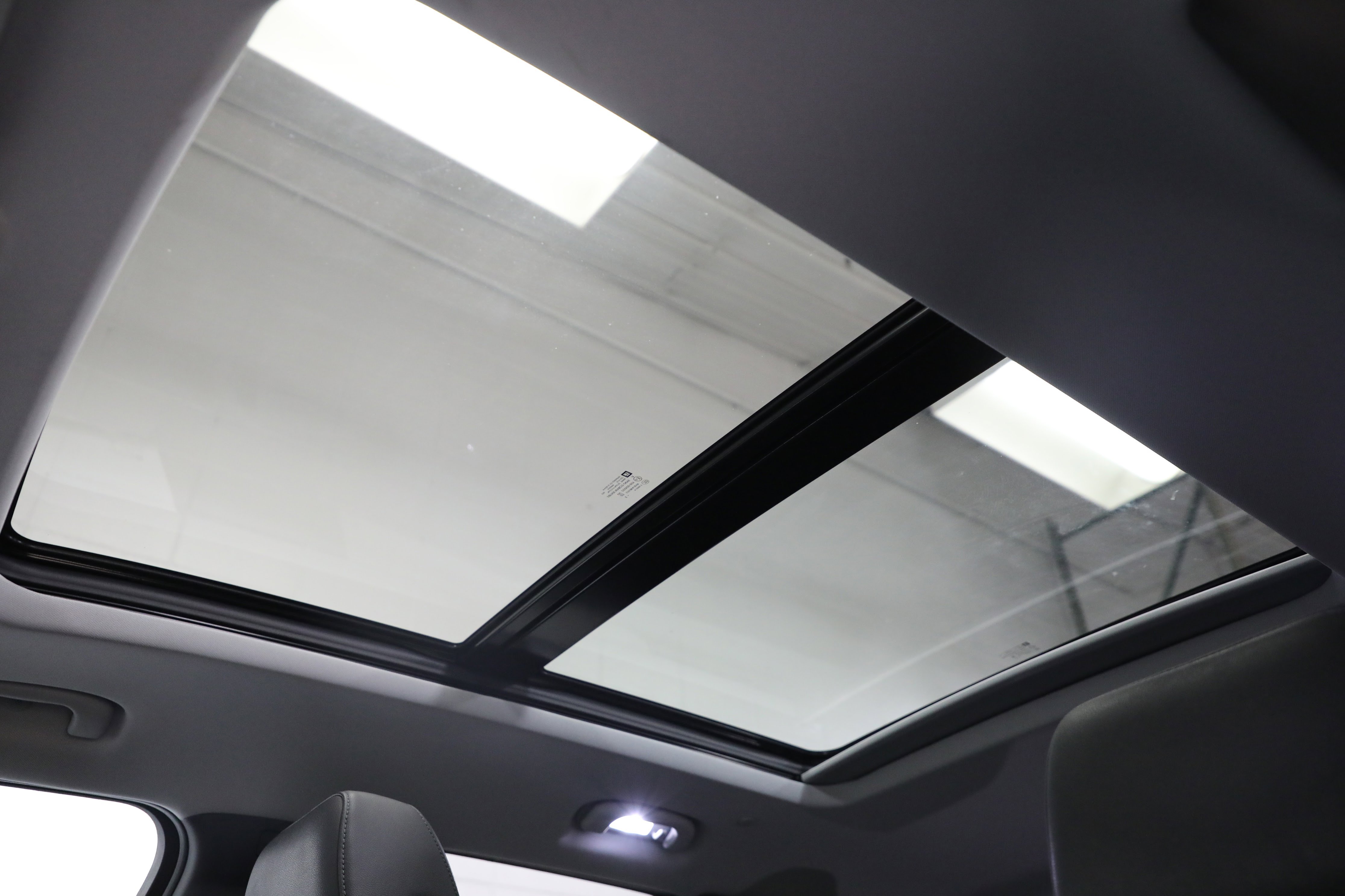 Used 2022 Chevrolet Blazer LT w/ Sound & Technology Package image 11