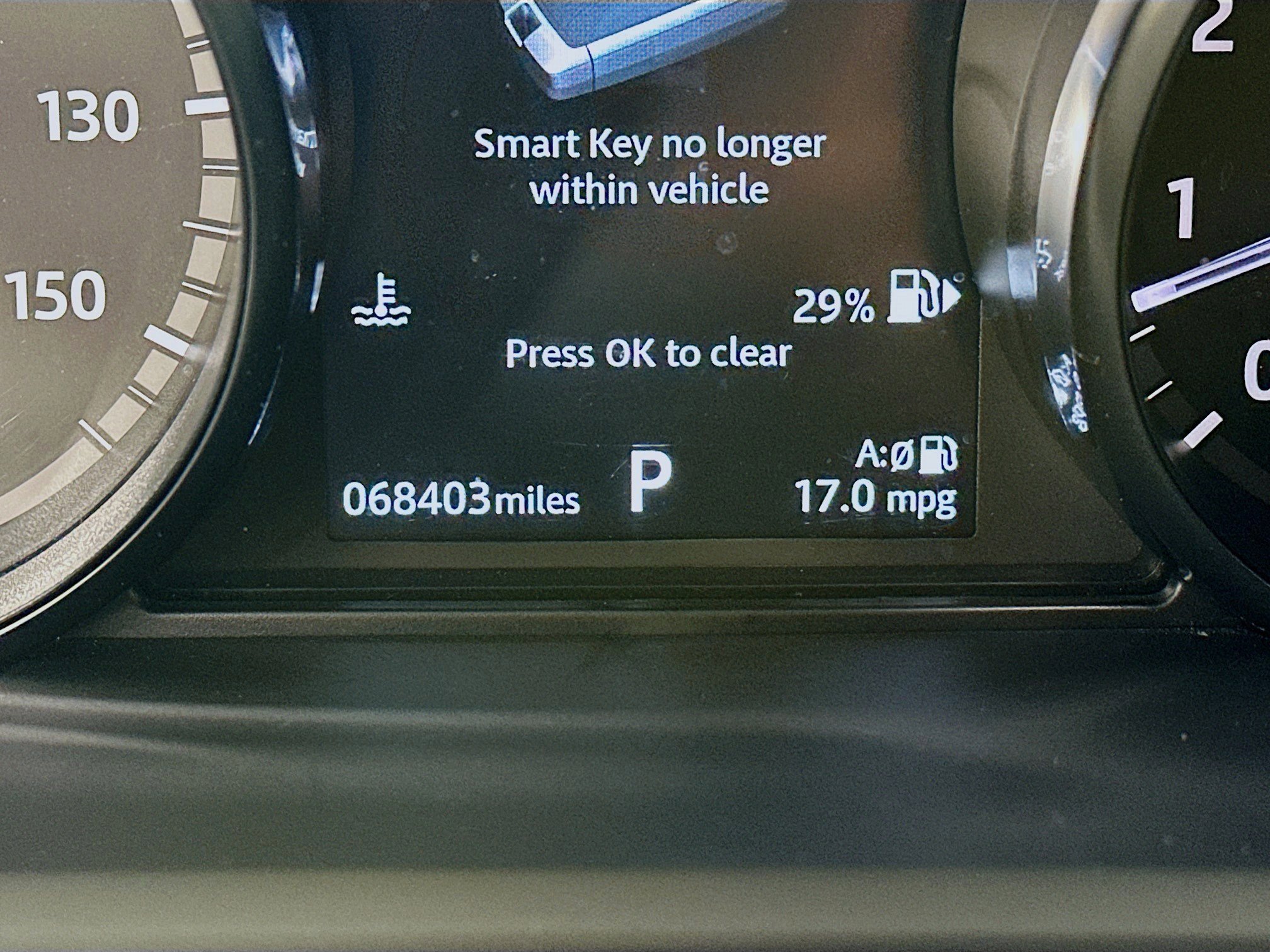 Used 2020 Land Rover Discovery SE image 46