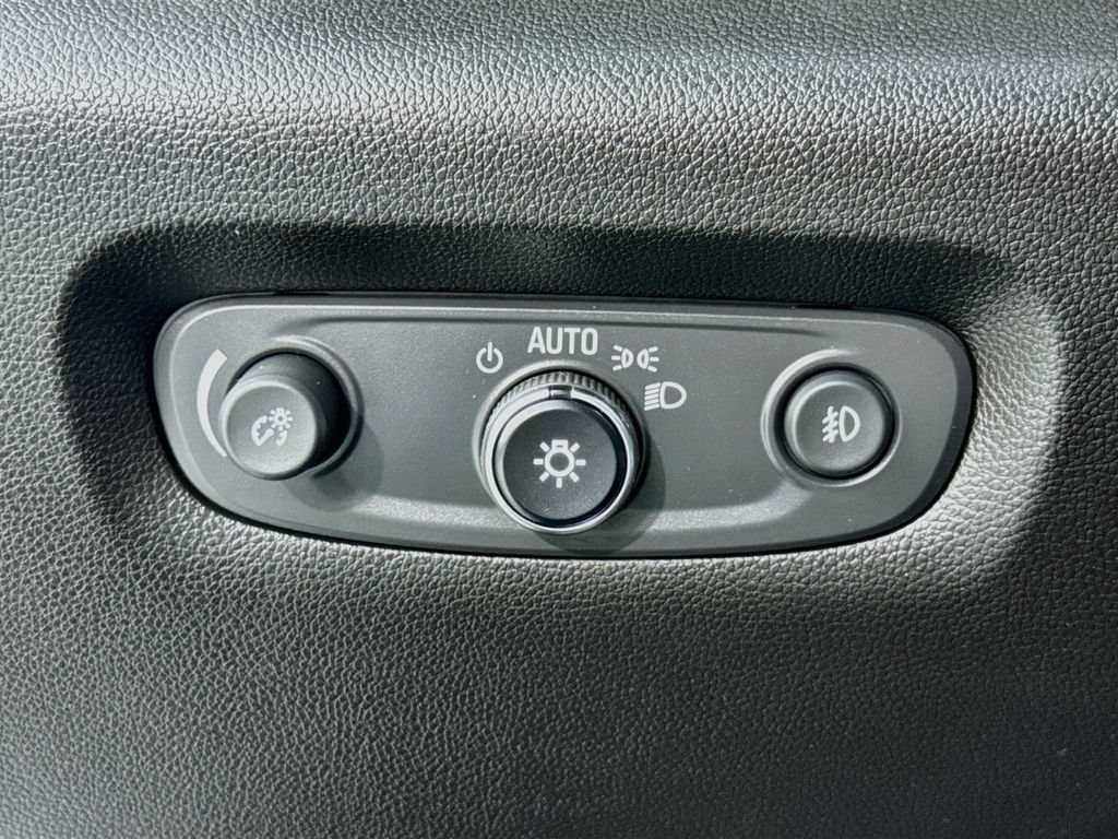 Used 2019 Chevrolet Traverse Premier w/ LPO, Blackout Package AWD/4WD image 21